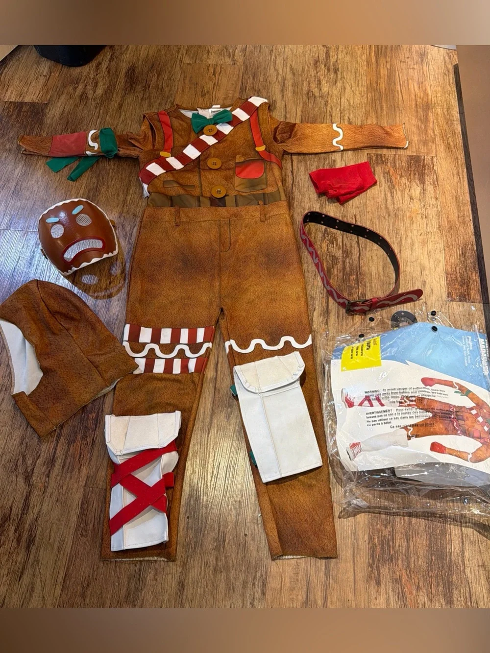 Spirit Fortnite Merry Marauder Gingerbread Man Halloween Costume Youth Medium - Picture 9 of 9